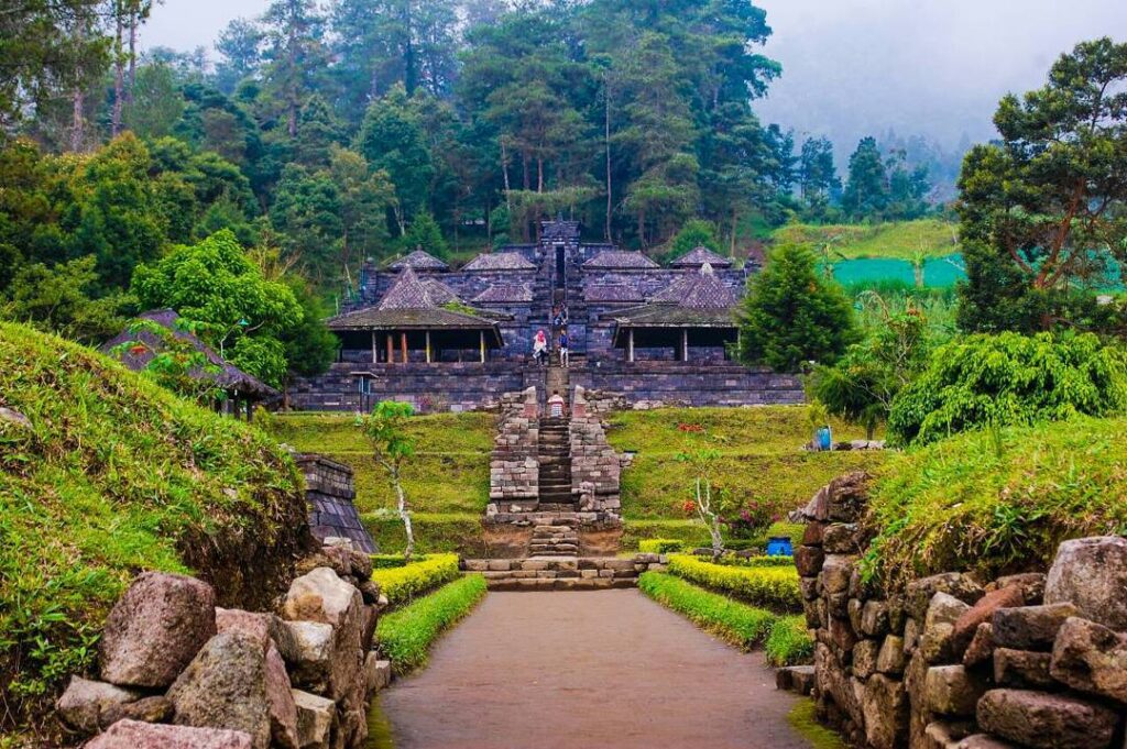 Candi Cetho Jawa Tengah 1024x681