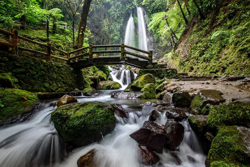 Air Terjun Jumogpegipegi 800x534