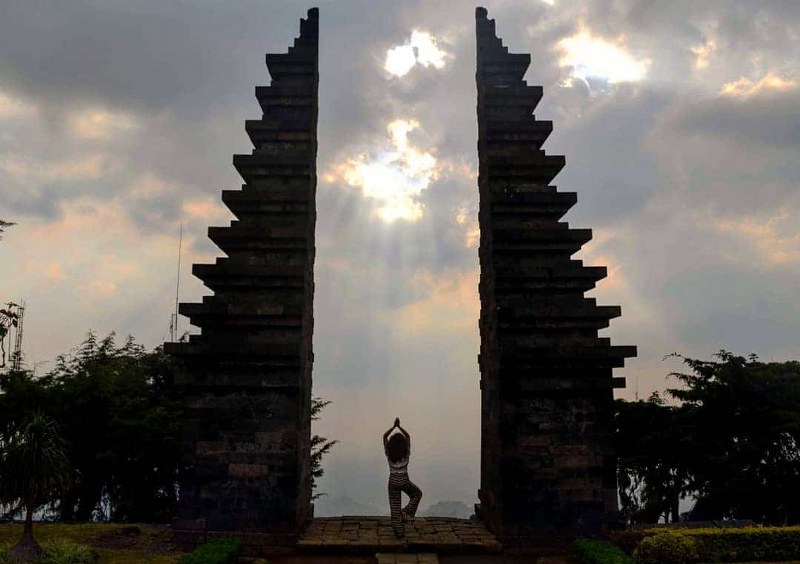 Candi Cetho View 1 800x564