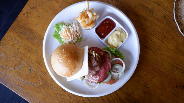 Cuban Burger 800x450 640x360