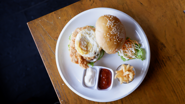 New York Chicken Burger 800x450 640x360