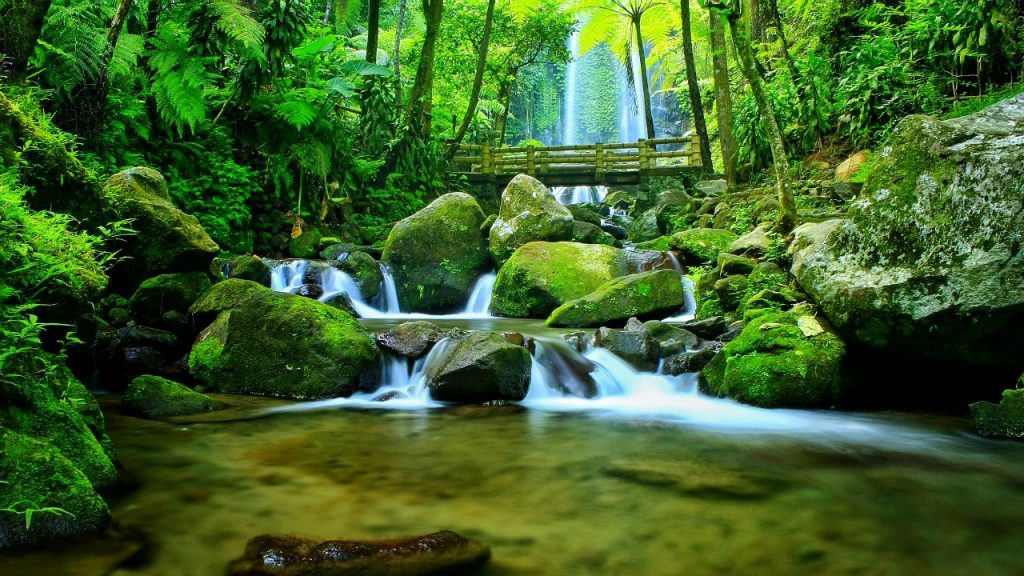 9 Tempat Wisata Karanganyar yang Recomended Jumog Waterfall 1280x720 1024x576