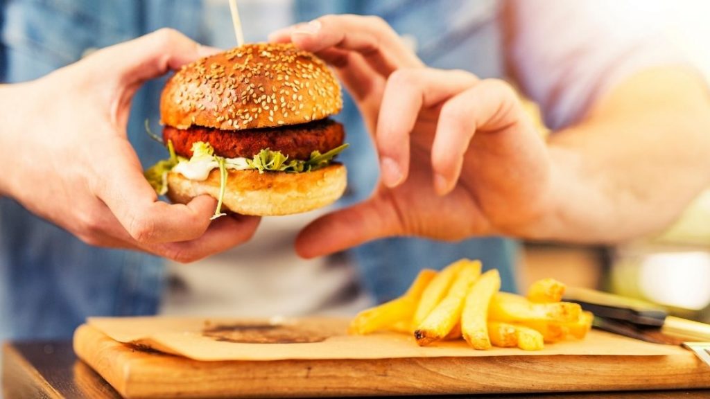 YUKK CARI TAHU TIPS MEMAKAN BURGER YANG BAIK DAN BENAR 4