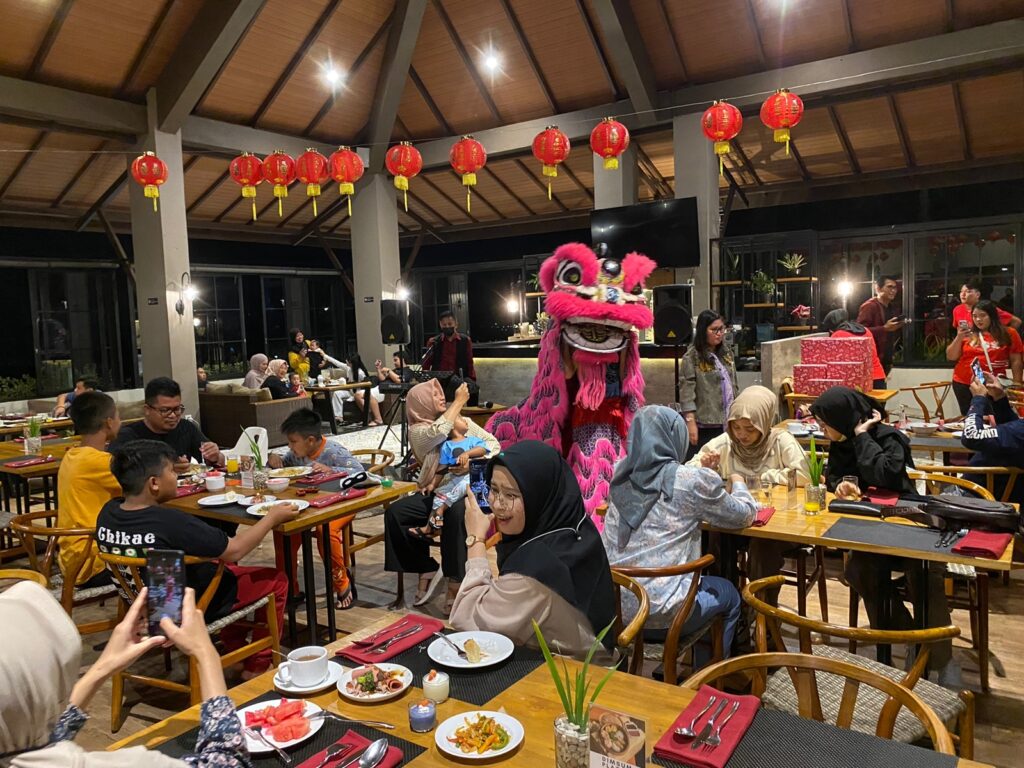 Atraksi barongsai yang seru dan pertunjukan music traditional China pada malam imlek 2023 di Nava hotel tawangmangu ! WhatsApp Image 2023 01 23 At 3.05.30 PM Scaled