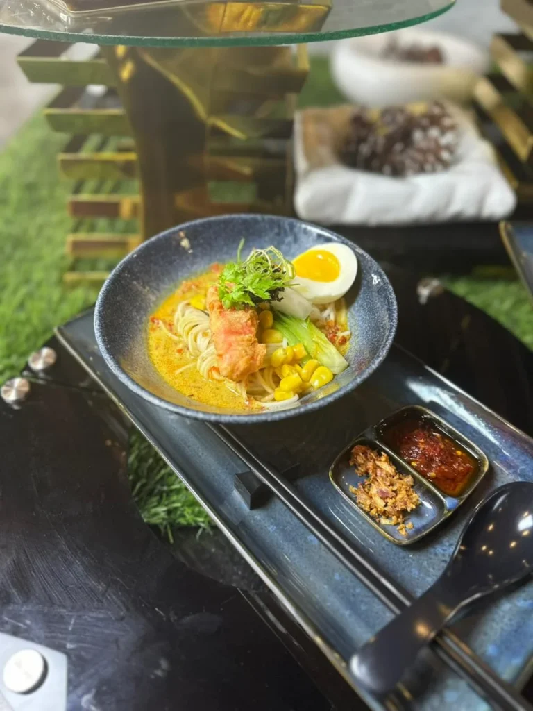 Ramen 768x1024